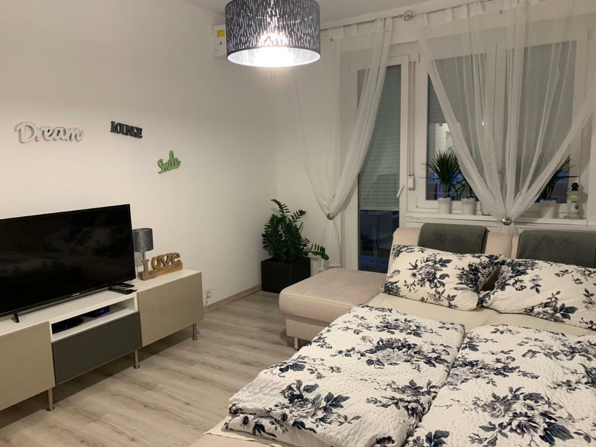 Appartement Origo à Győr Extérieur photo